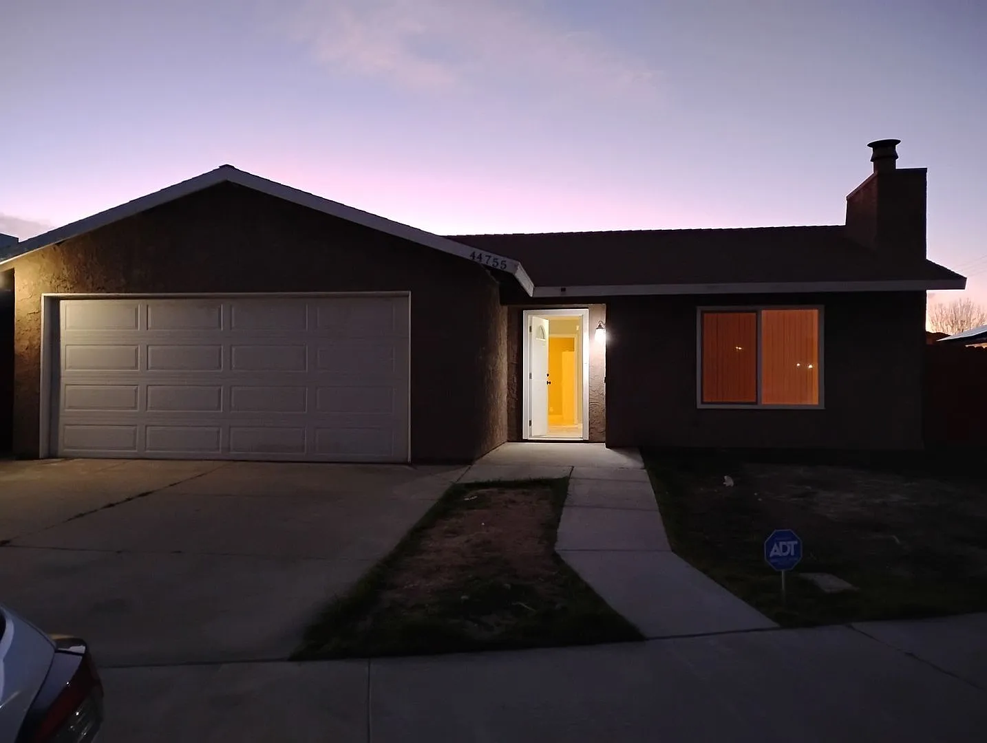 Spacious 5BR House in Lancaster — Photo 2