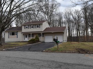 44 Phyldan Rd, East Hanover, NJ 07936