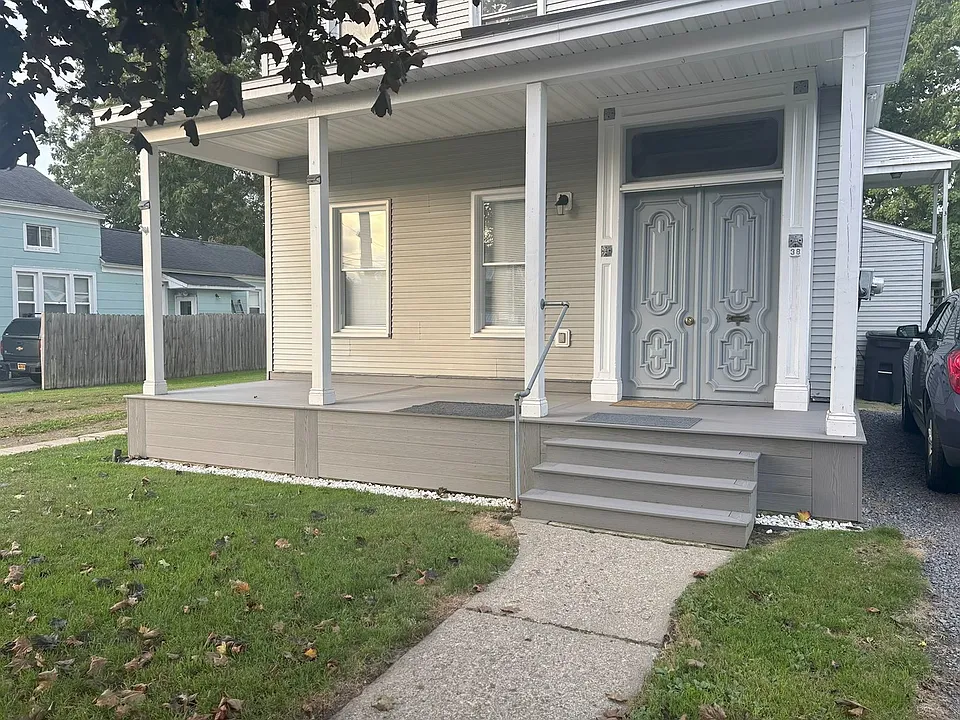 38 E 6th St #1