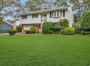 73 Brookhaven Dr, Rocky Point, NY 11778