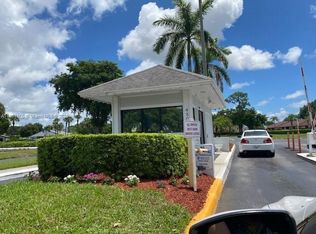 1102 Green Pine Blvd APT E2, West Palm Beach, FL 33409