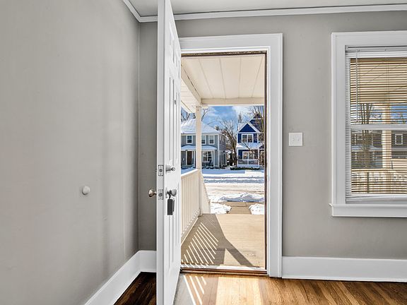 2nd image of 429 Linden Ave
