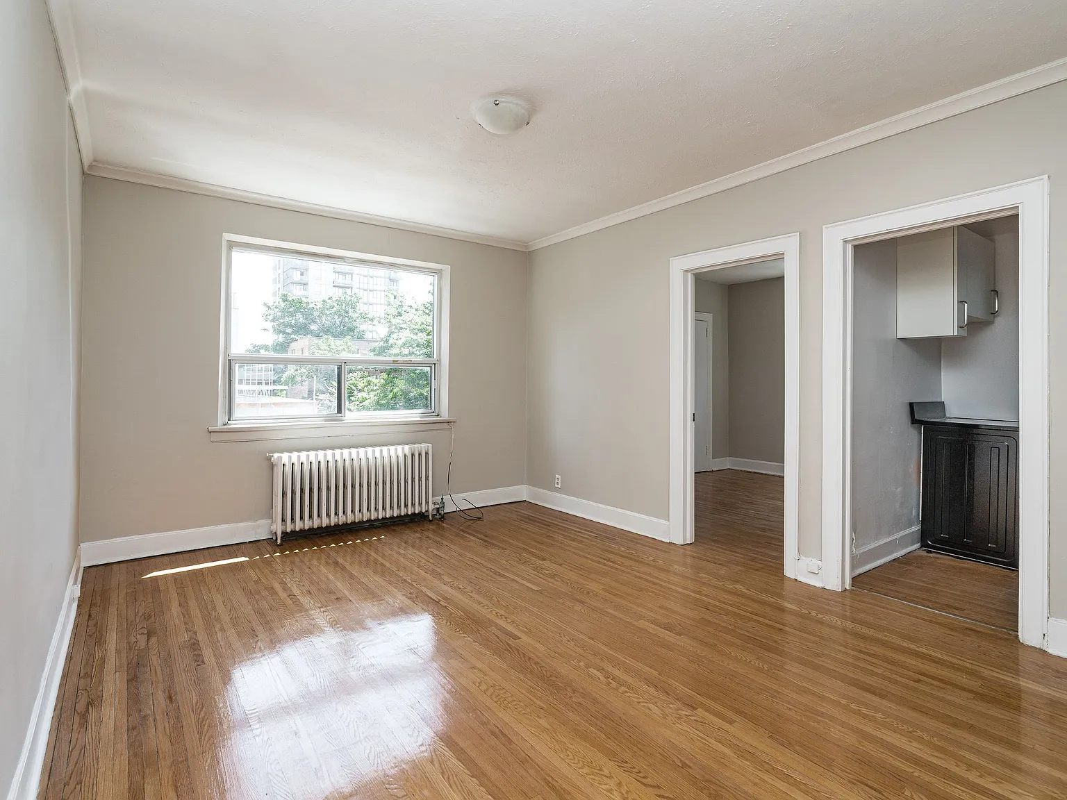 1510 Bathurst Street — Photo 4