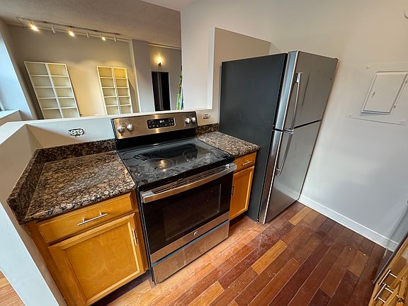 2nd image of 600 S Dearborn St APT 1203