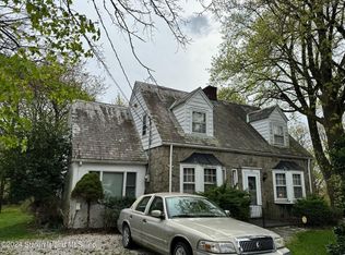 170 Campus Rd, Staten Island, NY 10301