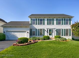 640 Fieldcrest Dr, West Chicago, IL 60185