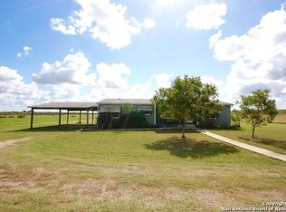 449 County Road 233, Floresville, TX 78114