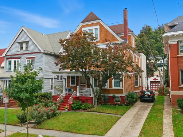 116 Bentley Avenue image 3 of 50