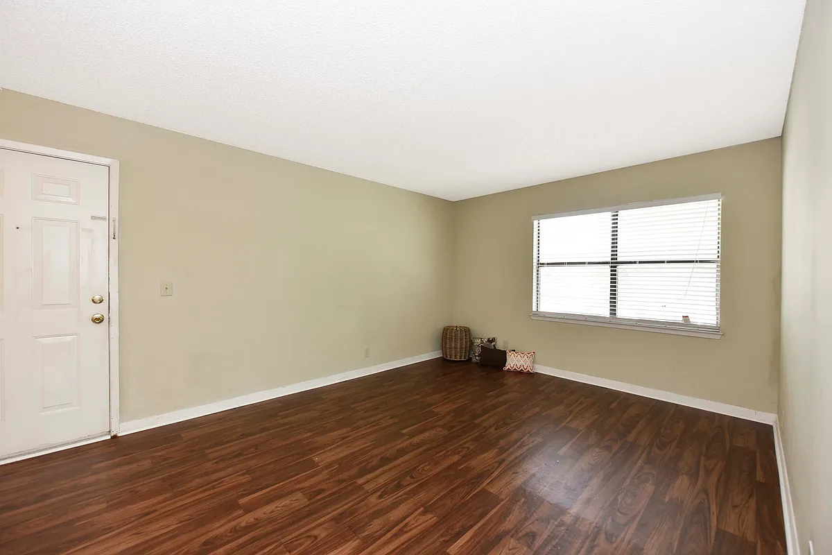 Building Photo - 116 Croley Ct #116