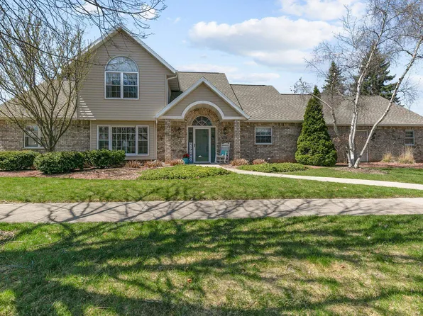 2611 N Nicholas St, Appleton, WI 54914