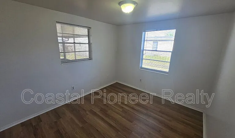 8819 W Robson St — Photo 17