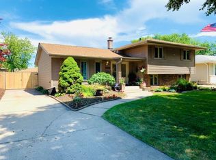 8761 Monroe Ave, Munster, IN 46321