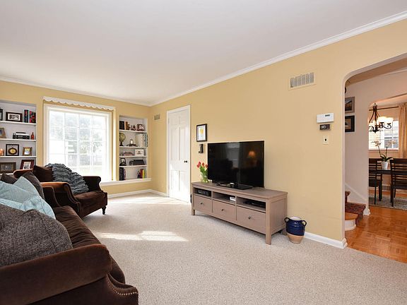 4th image of 5239 N Shoreland Ave