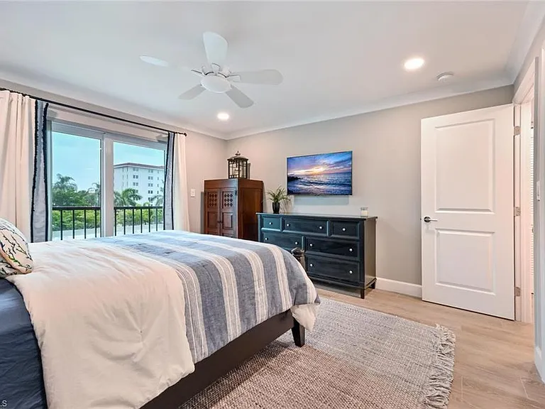 3200 Gulf Shore Blvd N #308 — Photo 16