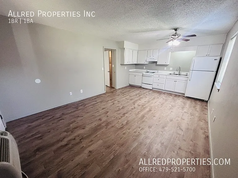 614 W Cleveland St #9 — Photo 4