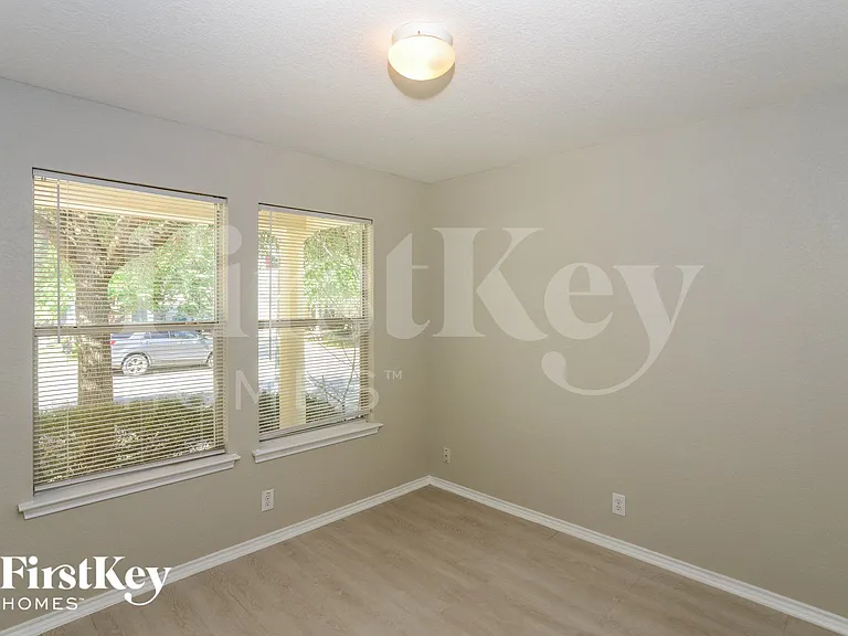 131 Hampton Bnd — Photo 13