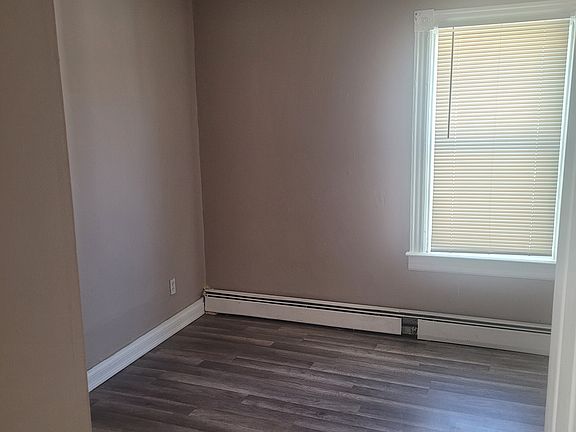 3rd image of 474 Weeden St #3