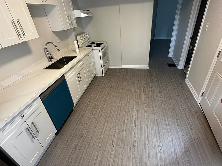 25 Howard St #2 — Photo 3