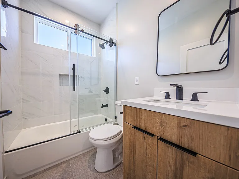 Rare Brand New Luxury Townhomes in Trendy Highland Park — Photo 48