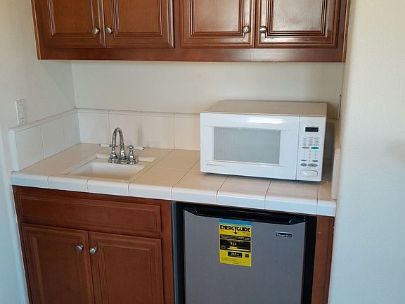 4th image of 9561 Velvetleaf Cir #1