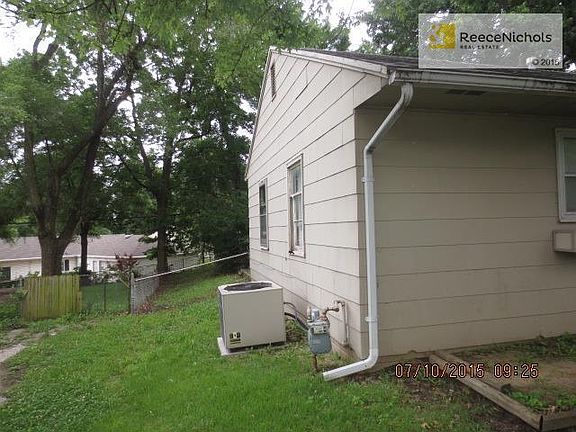 4th image of 2507 Woodend Ave