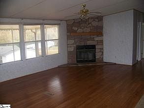 Family Room w/gas FP