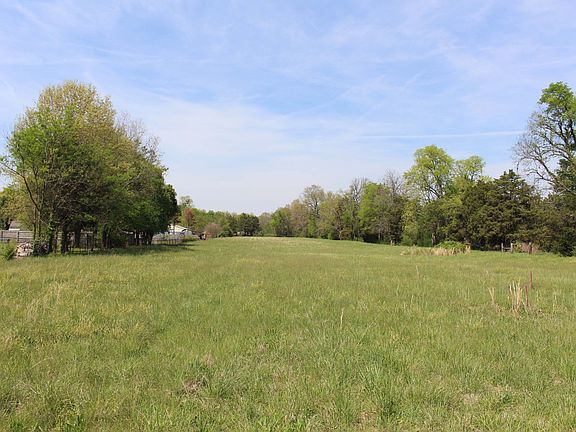 3rd image of 759 Compton Rd