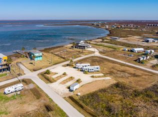 1040 Rollover Ln, Gilchrist, TX 77617