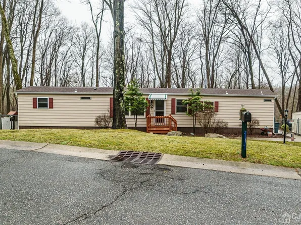 4 Timbercroft Rd, High Bridge, NJ 08829