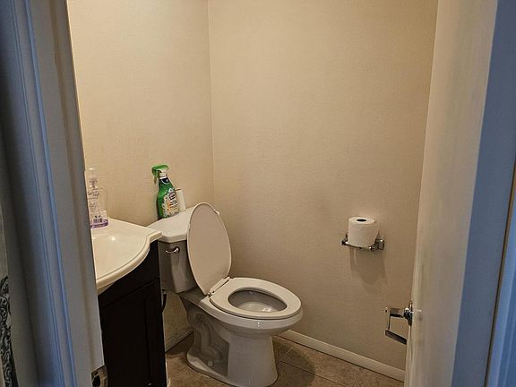 5th image of 4614 N 19 Avenue