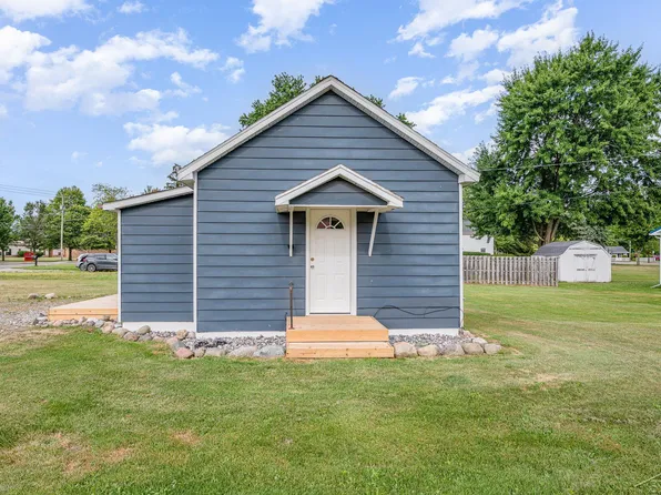 132 S Francis St, Merrill, MI 48637