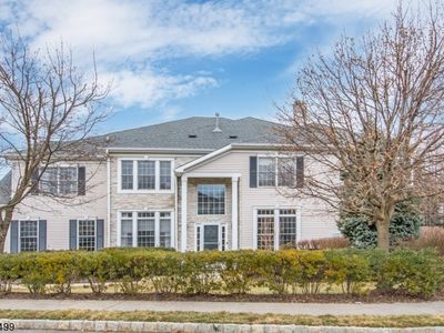 25 Schweinberg Dr, Roseland, NJ, 07068
