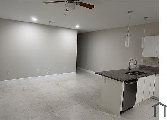4th image of 824 NW 2nd Ave APT 1