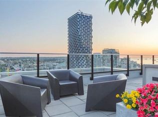 1325 Rolston St #1101, Vancouver, BC V6B 0M2