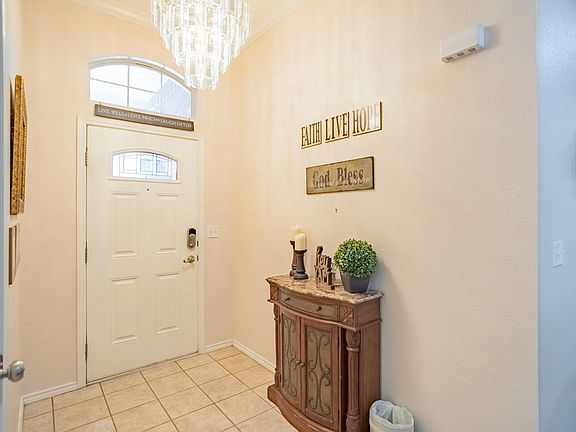 5th image of 31 E Harvard Cir