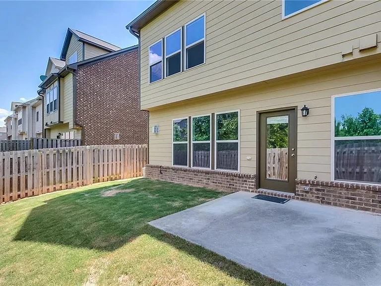 2125 Greencrest Cir — Photo 10