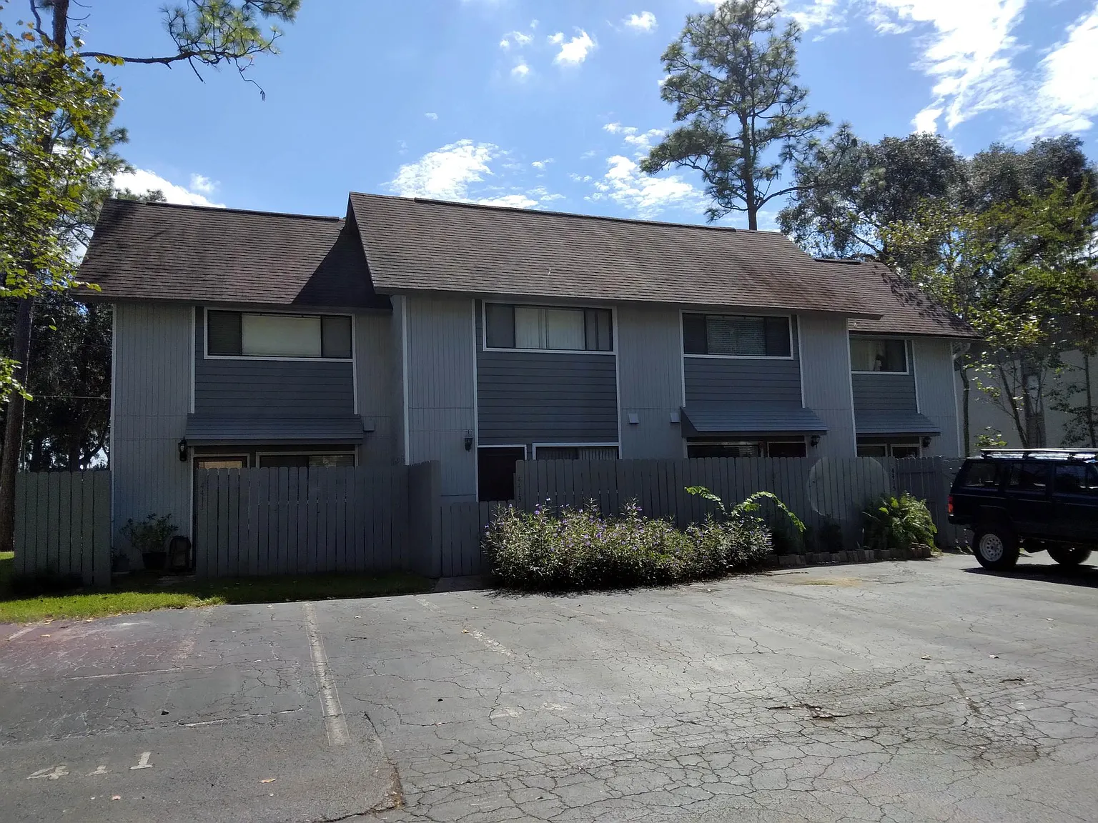 2 bed, 1.5 bath, 938 sqft, $1,595 — Photo 1