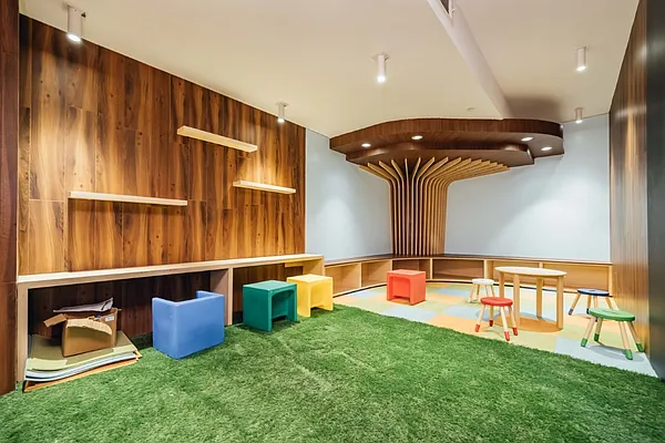 Rented by Nooklyn NYC LLC | media 80