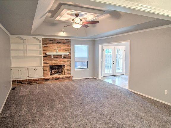 4th image of 10425 NW 41st St