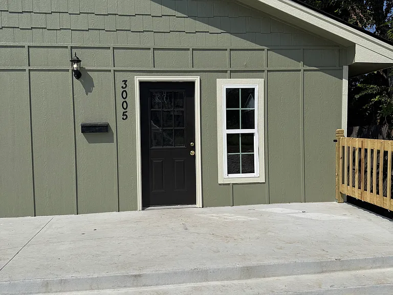 3005 NW 27th St — Photo 1