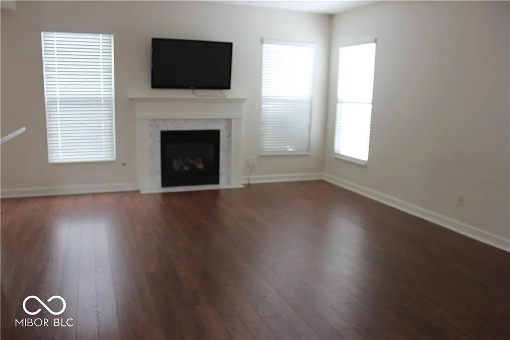 4 bed, 2.5 bath, 2889 sqft, $2,575 — Photo 4