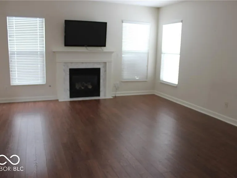 6255 Canterbury Dr — Photo 4
