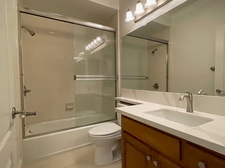 2030 Dracena Dr #17 — Photo 15