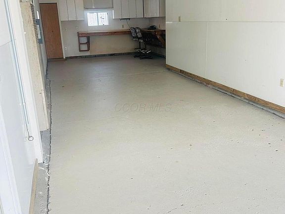 5th image of 586 King George Ave