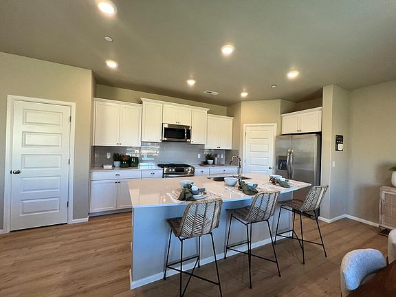 2nd image of 4335 Acacia Ln