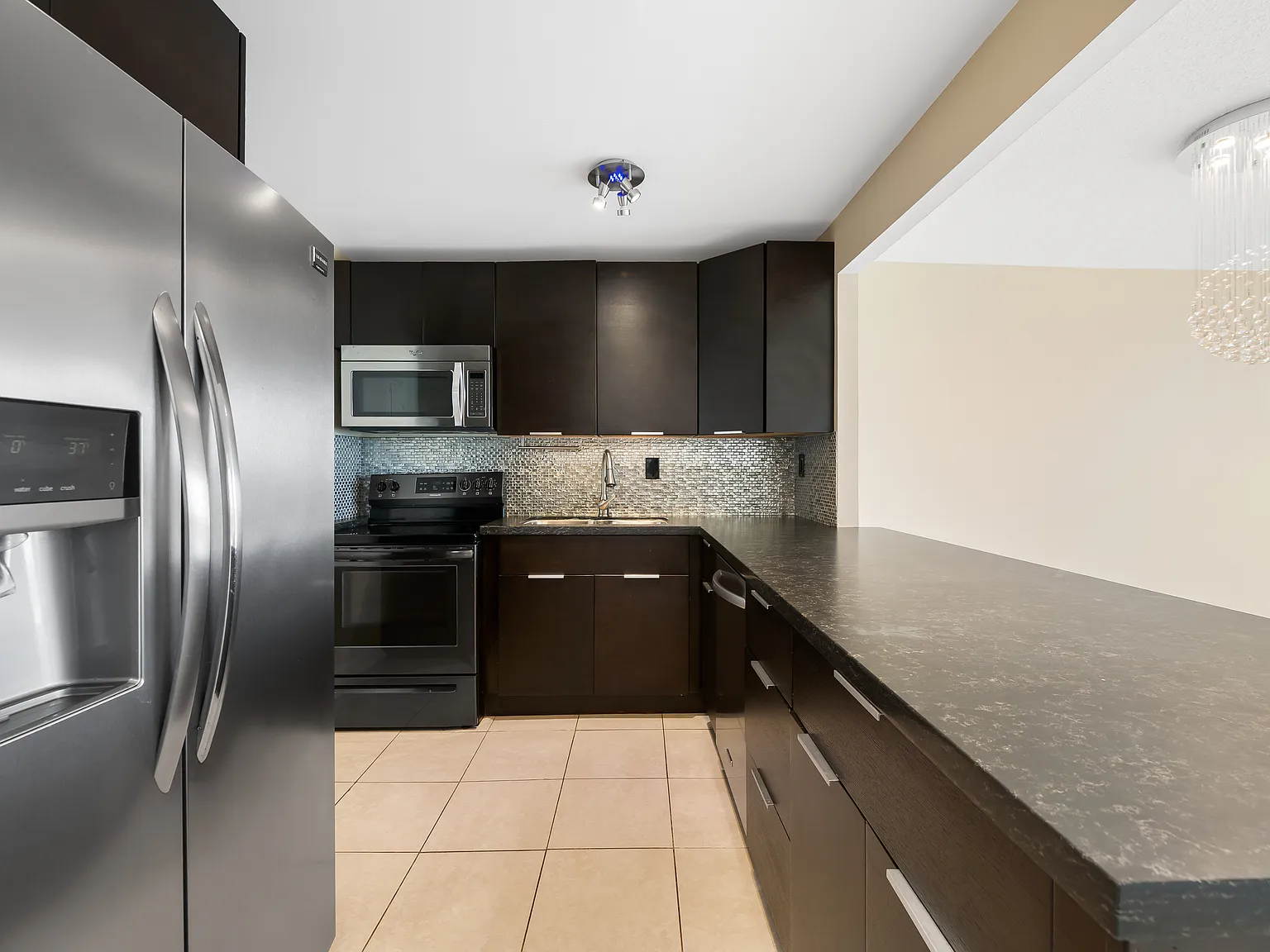 1 bed, 1.5 bath, 780 sqft, $1,995 — Photo 2