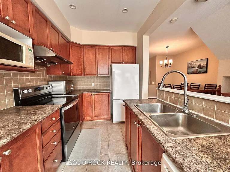 66 Madelon Dr — Photo 11