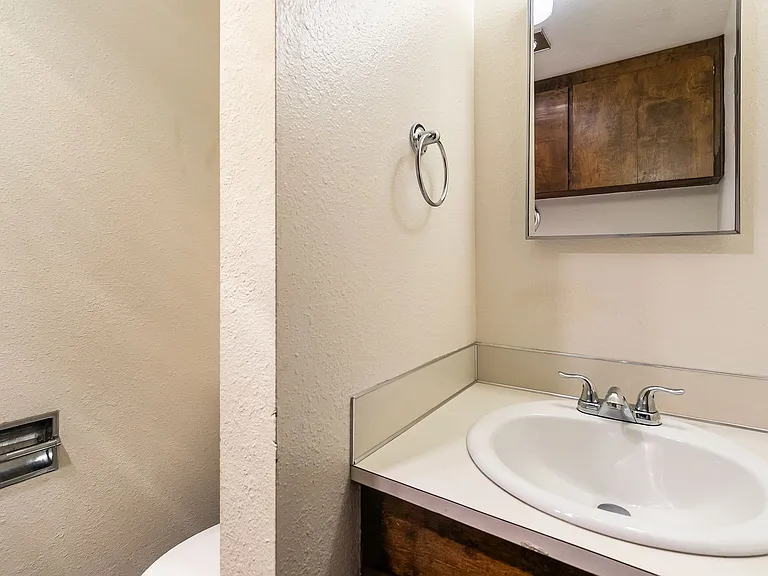 5721 Hendrickson Ave — Photo 10