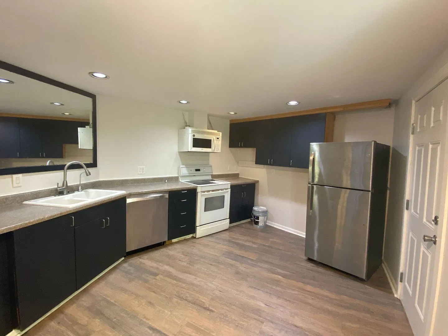 West Seattle Home Steps from Lowman Beach and Lincoln Park — Photo 4