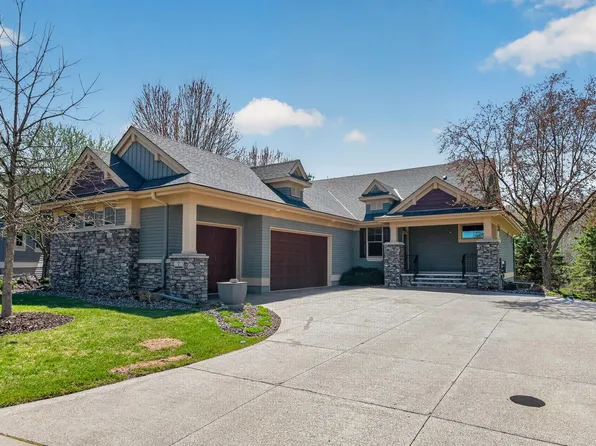 7 Hawthorne Ct, North Oaks, MN 55127